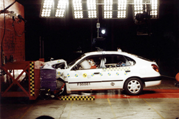 Краш тест Toyota Corolla (1998)